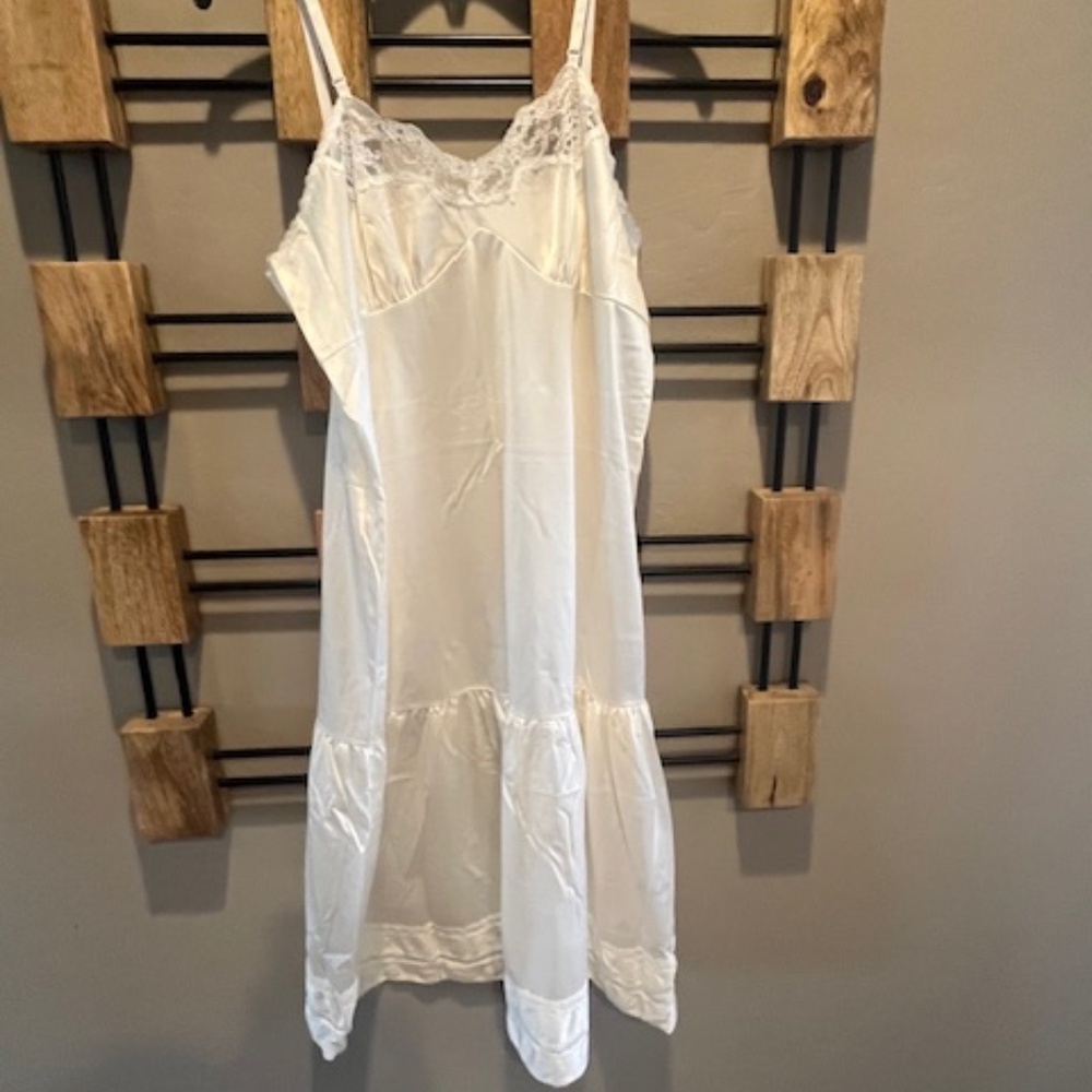 Vtg JCPenney Ivory Calf-Length Slip Sz L/XL Retro 50's Pin-Up Rockabilly - Picture 2 of 11
